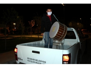 Nevşehir’de Vatandaşları Sahura Mobil Davul Timi Kaldırıyor