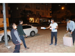 Adanalı İş Adamı 200 Bin Maske Dağıttı