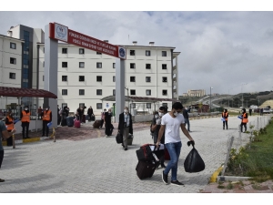 Kuveyt’ten Getirilen 269 Türk İşçi Memleketlerine Gönderildi