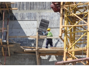 Sokağa Çıkma Kısıtlamasında 1 Mayıs’ı Çalışarak Geçirdiler