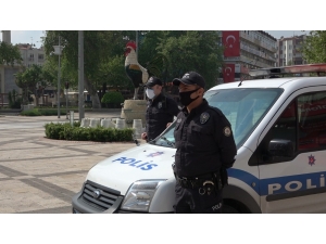 Denizli’de Polis Kısıtlamanın Birebir Uygulanması İçin Yoğun Çaba Gösteriyor