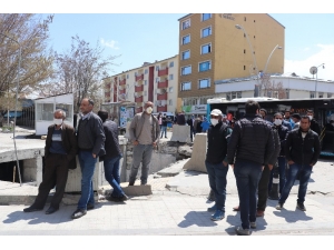 Ağrı’da Sosyal Mesafe Kuralı Hiçe Sayıldı