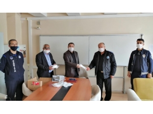 Kilis’te Maske Dağıtımı Sürüyor