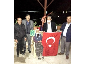 Maaşından 5 Bin Tl Bağışlayan Yaşlı Kadına Cumhurbaşkanı Adına Teşekkür