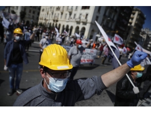 Yunanistan’da 1 Mayıs Şarkılarla Kutladı