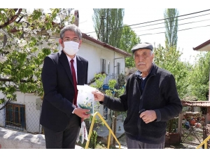 Yerli Ve Milli El Dezenfektanı Bakan Dönmez’in Memleketinde Dağıtılmaya Başlandı