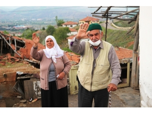 Cumhurbaşkanı Erdoğan İle Görüşen Yaşlı Çift: "Dünyaya Diz Çöktürdü"