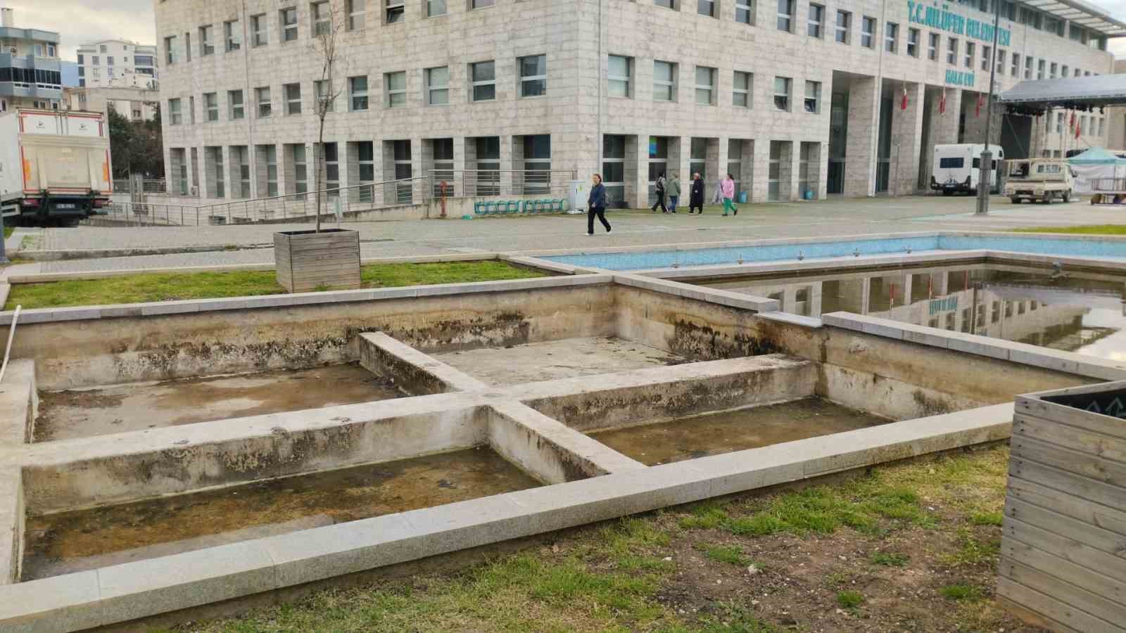 nilufer-de-atil-sus-havuzlari-kent-bahcesine-donusuyor