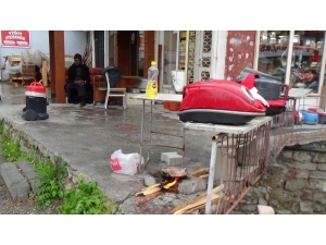 Afrikalı Kimsesiz Kadın Sokakta Bulundu