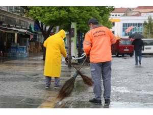 Herkes Evinde, Onlar Evde Kalanlar İçin Mesaide