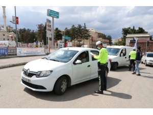 Şanlıurfa’da Kısıtlama Kurallarına Uymayan 74 Kişiye Ceza