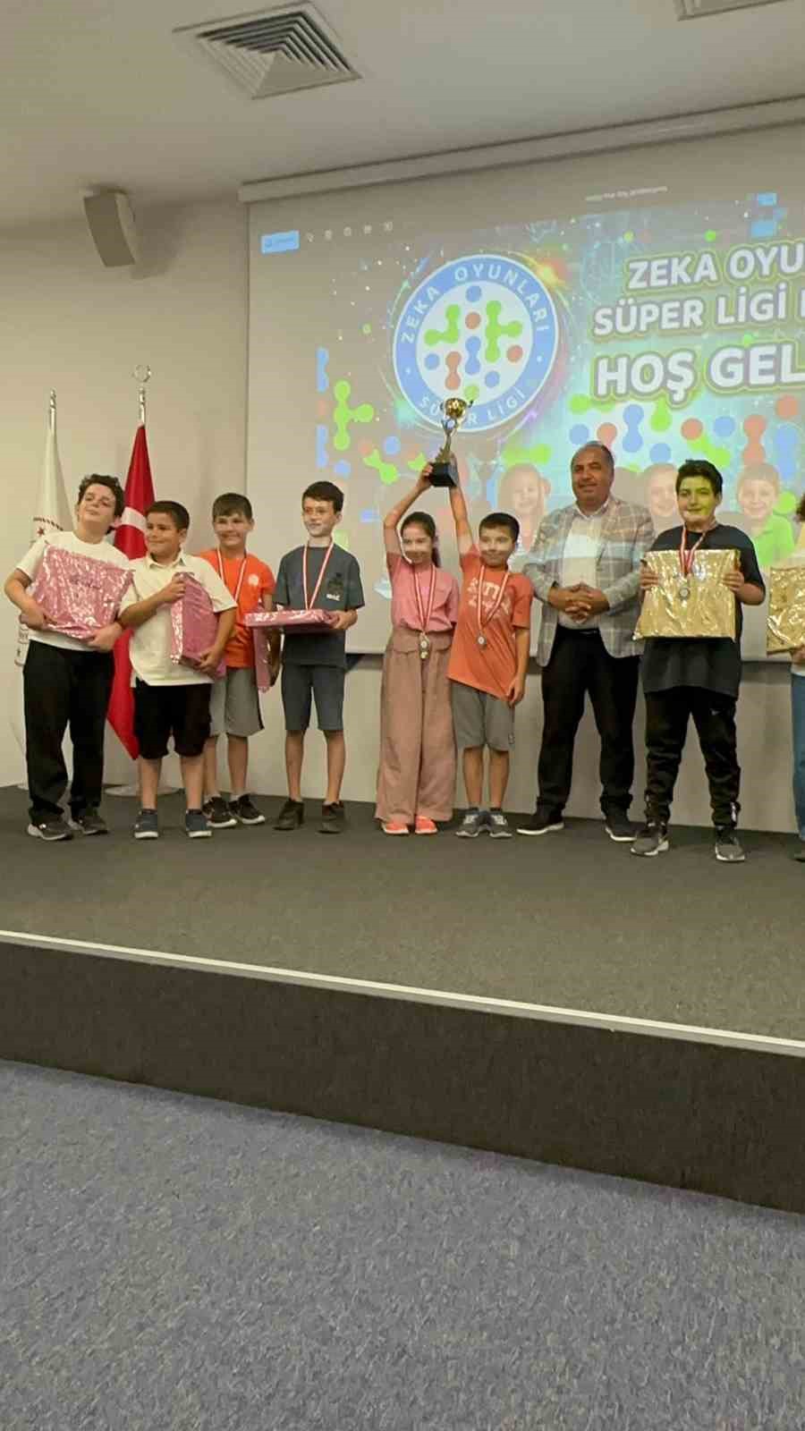 zeka-oyunlari-sampiyonu-mumin-gencoglu-1-ilkokulu-oldu
