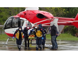 Kazada Yaralanan Tır Sürücüsü Ambulans Helikopterle Hastaneye Sevk Edildi