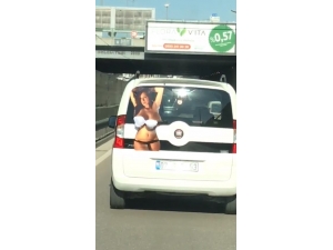 Trafikte Müstehcen Harekete Gözaltı