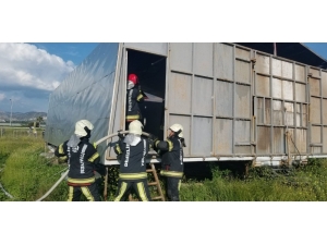 Denizli’de Hafif Hava Aracı Hangarında Yangın