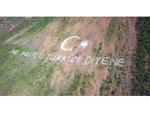 Terörden Temizlenen Dağlara Mehmetçik’ten Devasa "Ay Yıldız"