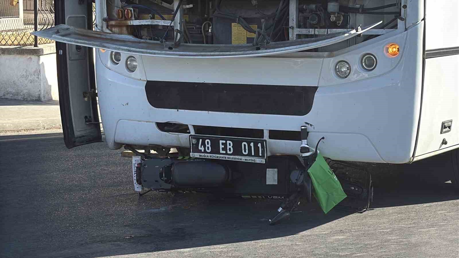 mugla-da-elektrikli-bisiklet-otobusun-altinda-kaldi-1-yarali