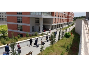 Irak Ve Cezayir’den Getirilen 373 Kişi Şanlıurfa’daki Yurtlarda Karantinaya Alındı