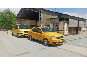 Taksicilerden Sağlıkçılara Vefa Örneği