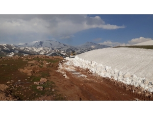 Karlar Eridi, İki Aileye Aylar Sonra Ulaşıldı