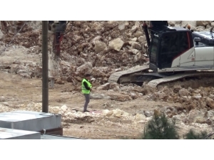 Namazını Kılmaya Hiç Bir Şey Engel Olamadı