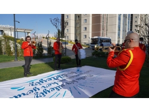 Başakşehir’de Evde Kalan Vatandaşlara Bando Takımından Müzik Ziyafeti
