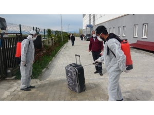 Van’da Karantina Süresi Dolan 73 Kişi Evlerine Uğurlandı