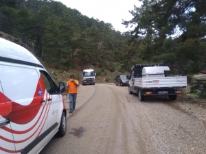 Mezitli’de Yol Yapım Çalışmasına Vatandaşlar Destek Verdi