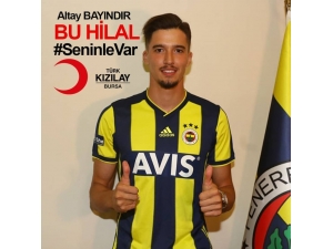 Fenerbahçe Kalecisi Altay Bayındır’dan Türk Kızılay’ına Bağış