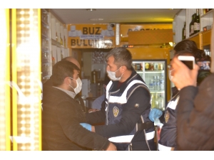 Tekel Bayine Saklandılar, Polis Çilingir İle Kapıyı Açtı