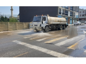 Kaynaşlı’da Sokaklar Her Gün Yıkanıyor