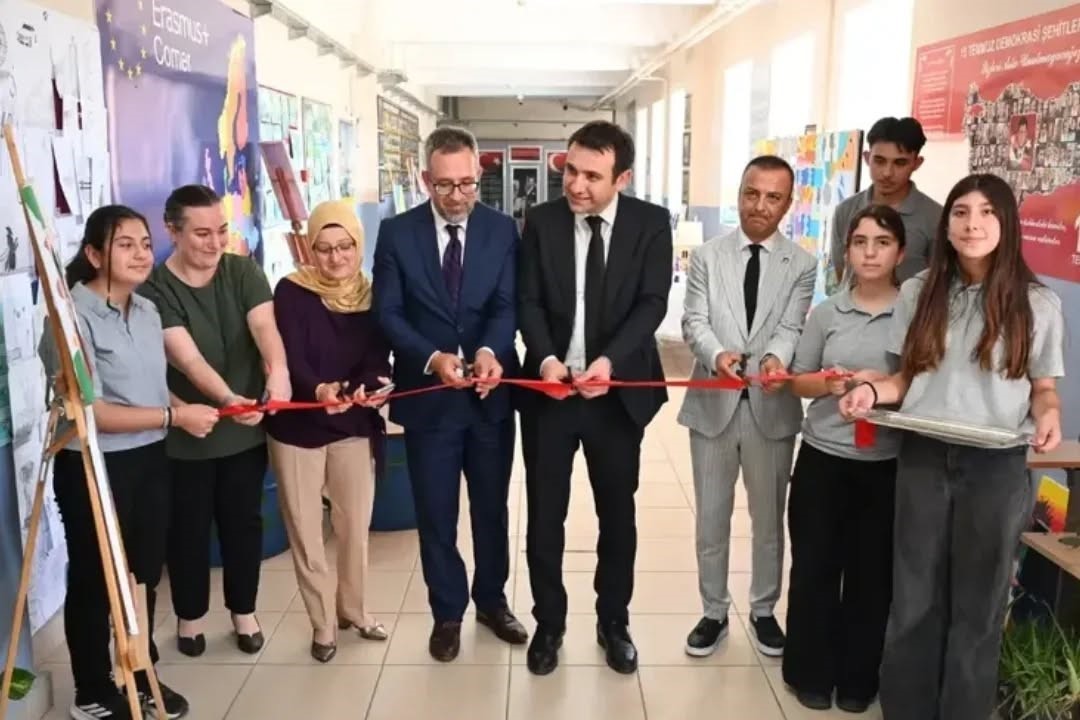 yenipazar-da-yil-sonu-sergisi-acildi