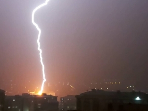 Silivri’de Şiddetli Yağış Su Taşkınına Neden Oldu