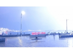İstanbul’da Gök Gürültülü Sağanak Yağış Etkili Oldu