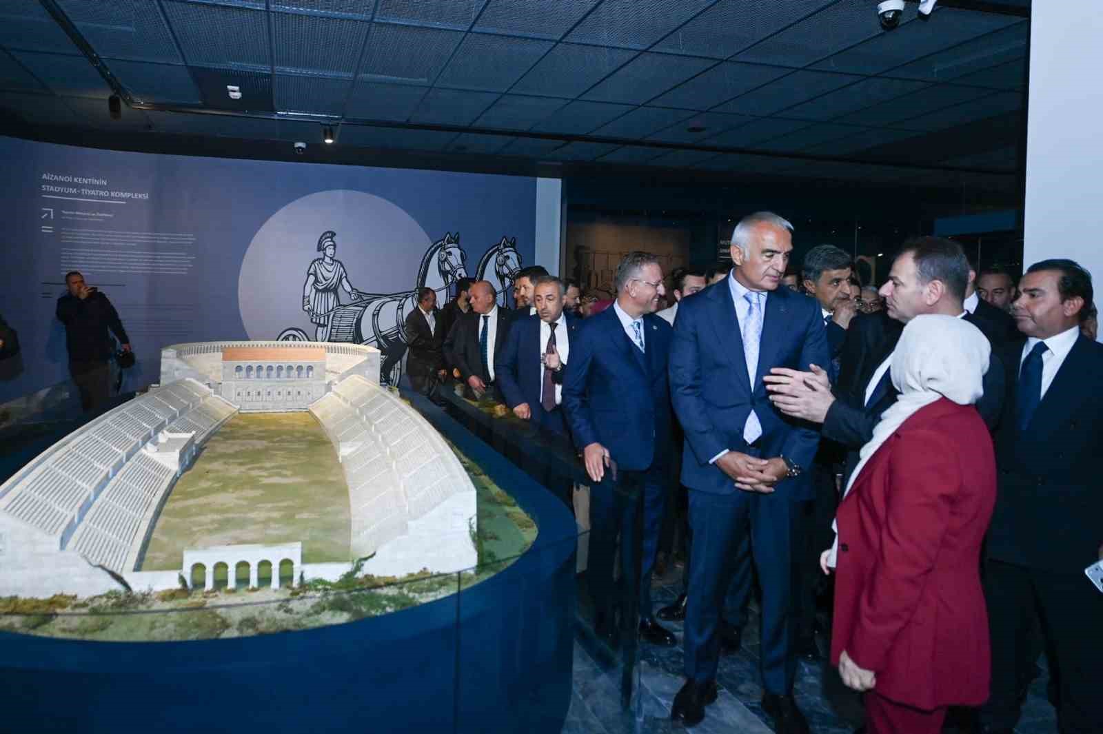 bakan-ersoy-turkiye-yuzyili-bulusmalari-nda-kutahya-nin-kultur-turizm-yatirimlarini-anlatti