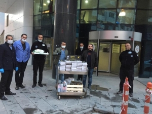 Vanlı Esnaftan Sağlık Çalışanlarına İftar