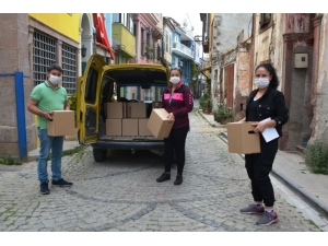 Ayvalık’ta Ak Gençlik Ve Ak Kadınlar Yoksulun Yanında