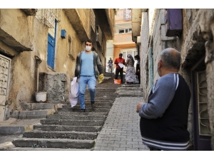 Şehitkamil’den Ailelere Gıda Desteği