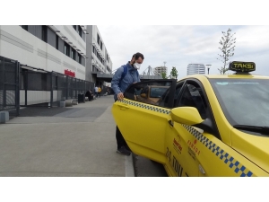 Sağlık Çalışanlarına Ücretsiz Taksi Hizmeti Devam Ediyor