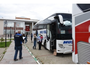 Muş’ta Karantinadaki 175 Vatandaş Memleketlerine Uğurlandı