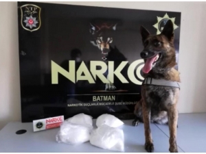 Aracın Çamurluğuna Uyuşturucu Gizlemişler