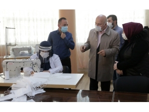 Başkan Sekmen’den Esmek’lere Ziyaret