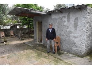 Sokaklarda Şarkısını Söylediği Mutluluğu Köyünde Buldu