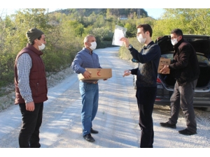 Cide Kaymakamlığı, 16 Köye Maske Ve Dezenfekten Ürünlerini Ulaştırdı