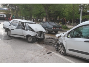 Elazığ’da Trafik Kazası: 1’i Ağır 3 Yaralı