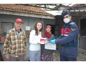 18 Yaşına Giren Emine’ye Jandarmadan Sürpriz