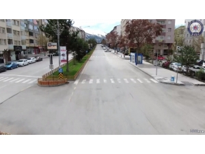 Erzurum’da Sessiz Kalan Cadde Ve Sokaklar Havadan Görüntülendi