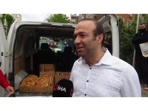 Kartal’da Kapı Kapı Dolaşarak Ekmek Dağıttılar