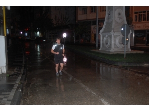 Kısıtlama Bitti, Vatandaşlar Sokağa Döküldü