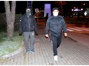 Saatin Geç Olmasına Aldırmadan Oraya Hücum Ettiler